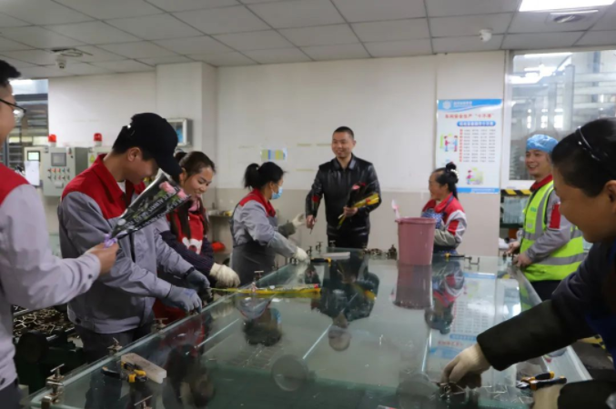 安徽新涛光电科技有限公司-三八节送鲜花