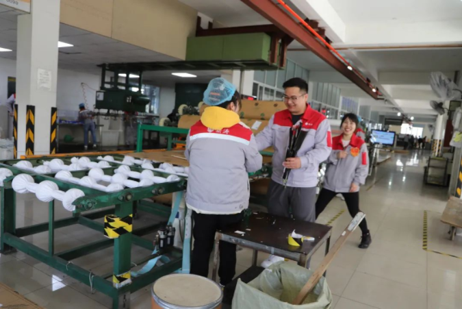 安徽新涛光电科技有限公司-三八节送鲜花