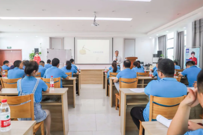 安徽新涛光电五星班组培训.png 安徽新涛光电五星班组培训.png