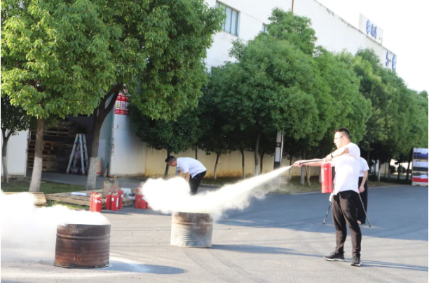 安徽新涛消防演练灭火器材讲解.png 安徽新涛消防演练灭火器材讲解.png